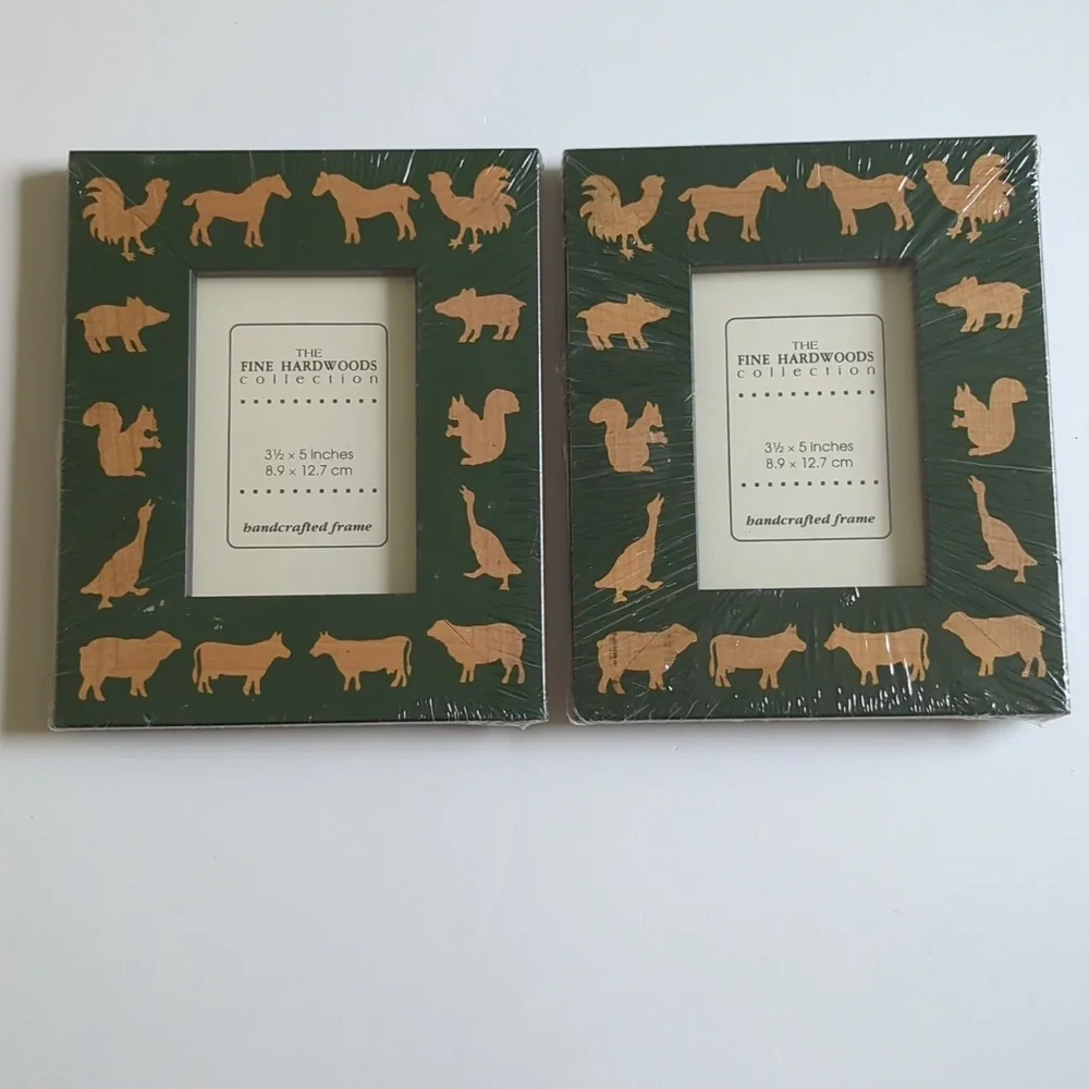 Fine Hardwoods collection 2 wooden animal 3.5 x 5 photo picture frame green